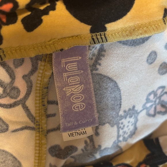 LuLaRoe Disney Minnie Mouse Patterned Leggings - Picture 4 of 4